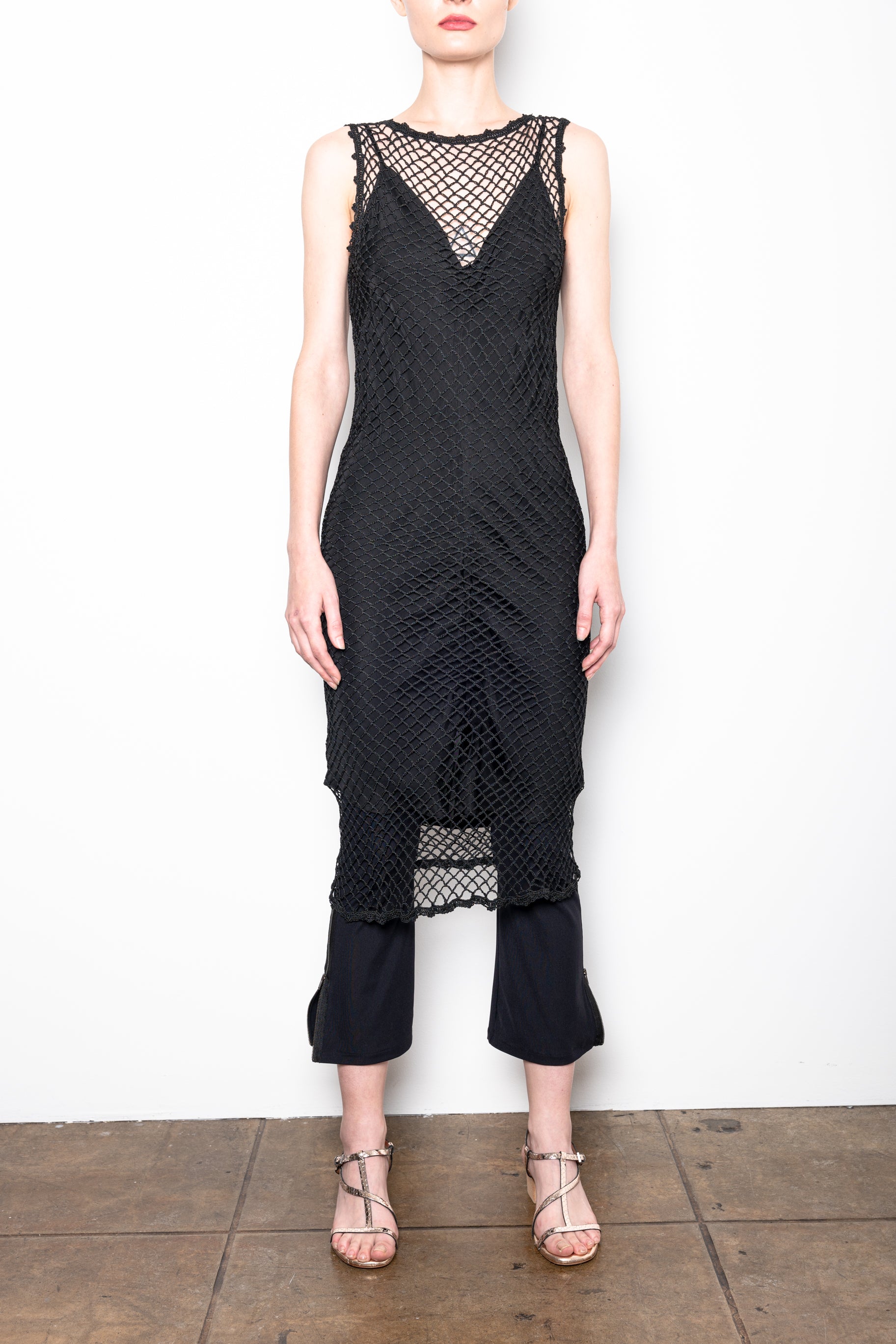 Hand Crochet Crew Neck Sleeveless Tunic/Dress - VONI Sweater STYLEM Black P