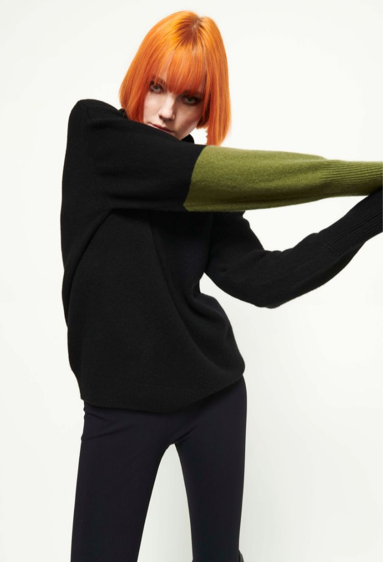 Cashmere Turtle Neck Color block sleeve Sweater - WALDORF Sweater STYLEM
