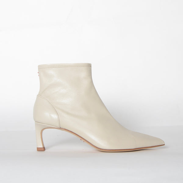 Glove Leather Bootie with Pointy Toe Shoes Halmanera Roccia 37 