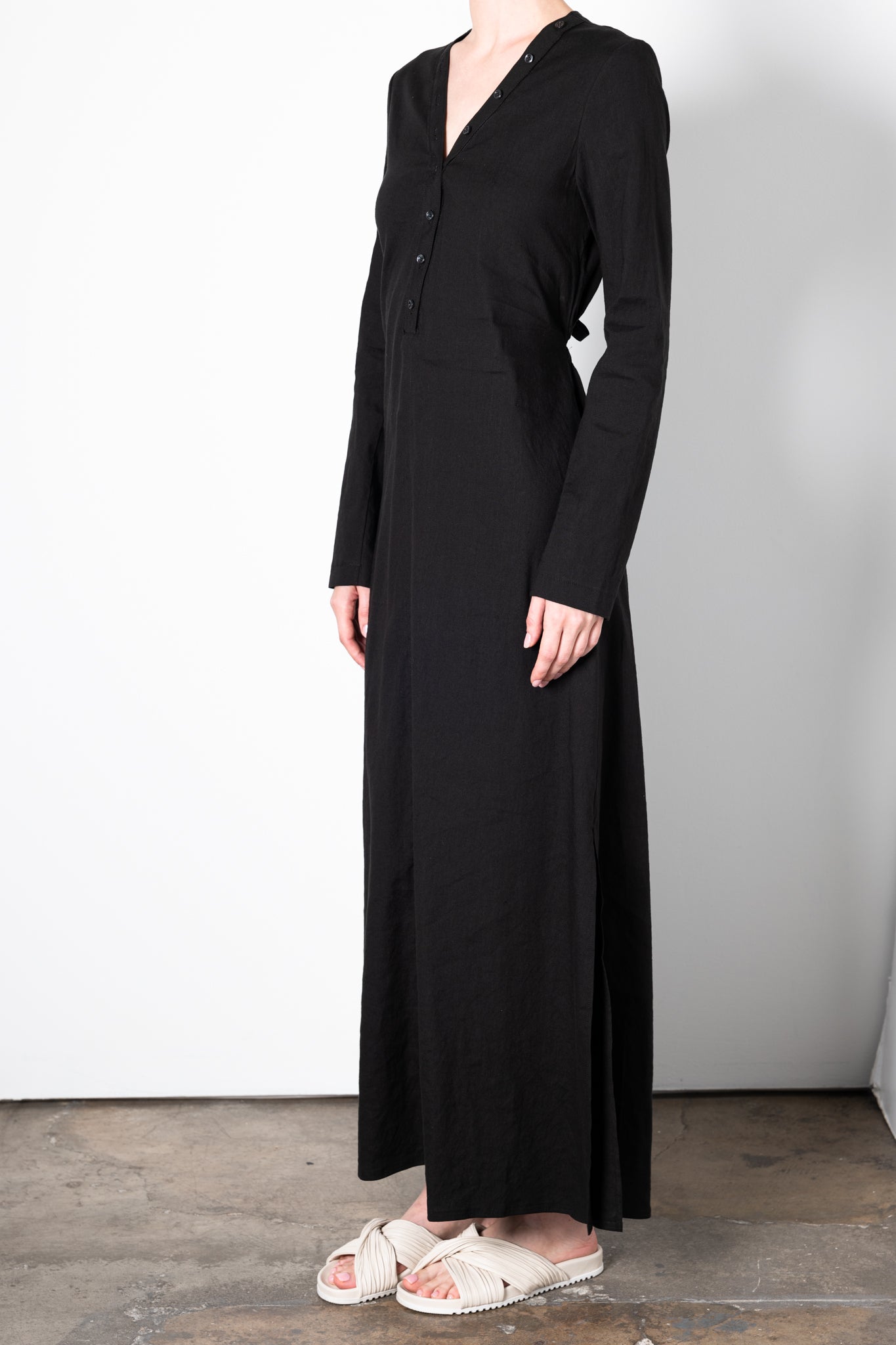 Stretch Linen V Neck Dress with Cut Out Back - WONDA Dress STYLEM