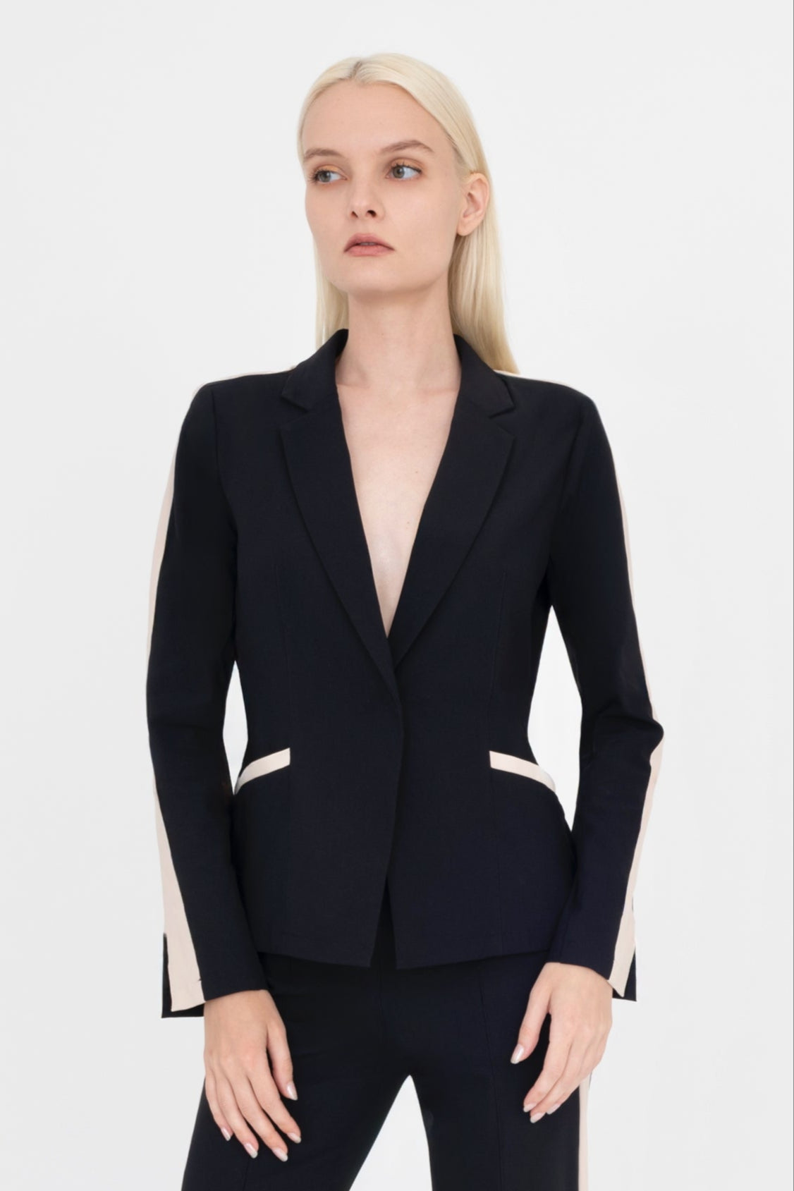 Tech Stretch Short Notched Collar Blazer with Contrast Stripe - BEXLEY Jacket GENERAL ORIENT Black/Nude P