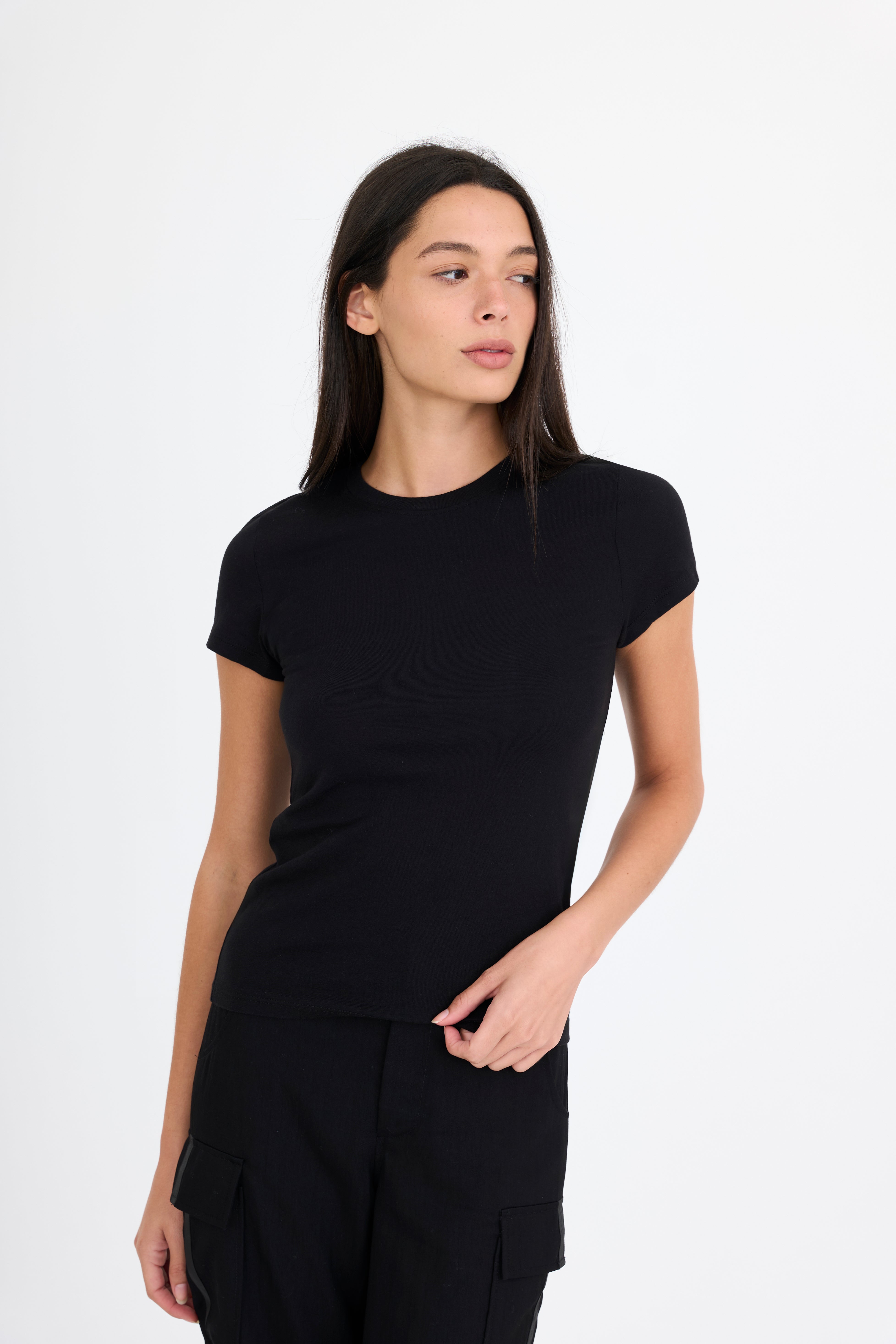 Crew Neck Fitted Tee - BSTINA